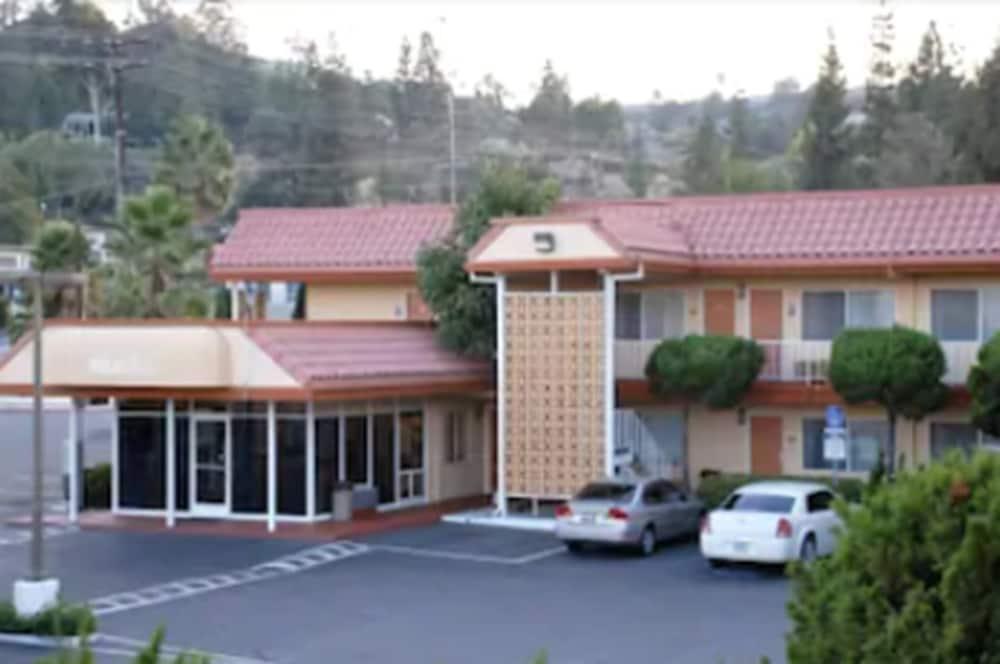 Relax Inn & Suites El Cajon Zewnętrze zdjęcie